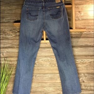 Levi Strauss mid rise bootcut jeans size 12